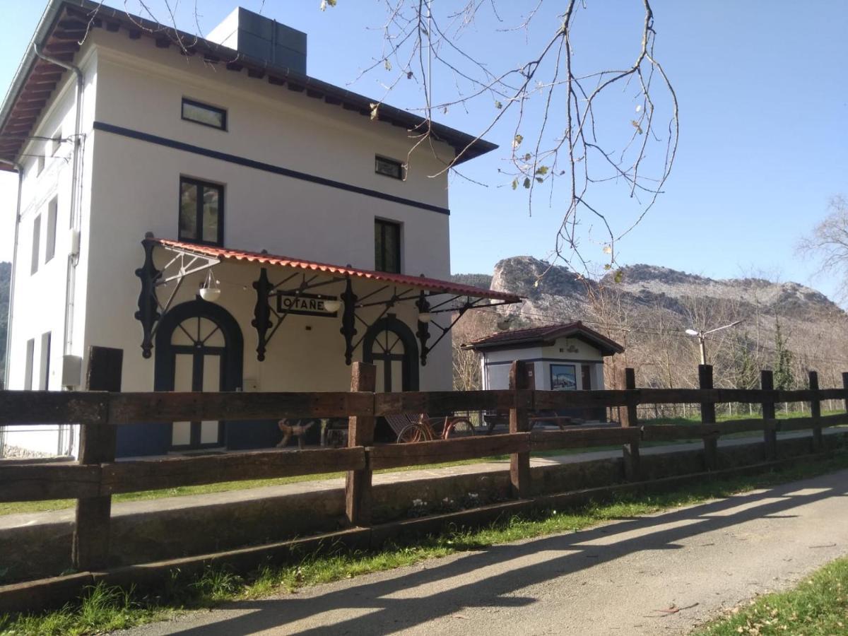 Castro Urdiales - La Vieja Estacion - Cerca De Bilbaoゲストハウス エクステリア 写真